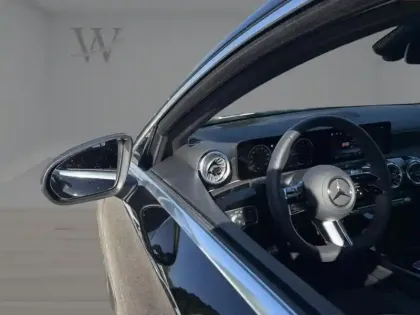 Photo 9 Mercedes Classe A 200 d AMG Line
