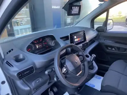 Photo 16 Peugeot Partner III BLUEHDI 100 S&S 650KG STAND ASPHALT