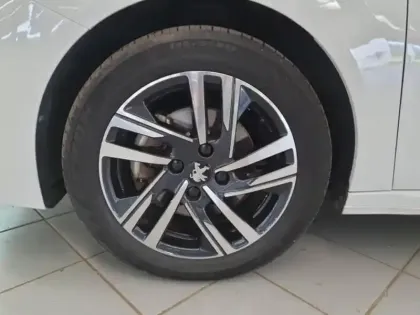 Photo 7 Peugeot 208 Gén. II Ph1 NG Allure 5