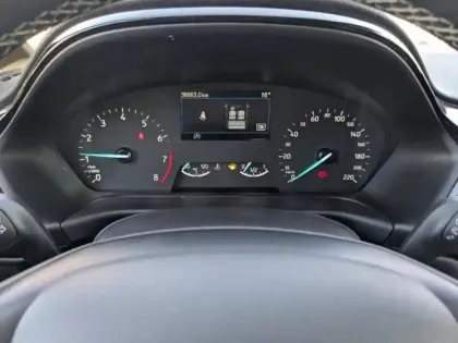 Photo 14 Ford Fiesta Gén. V Ph2 Titanium Business 5