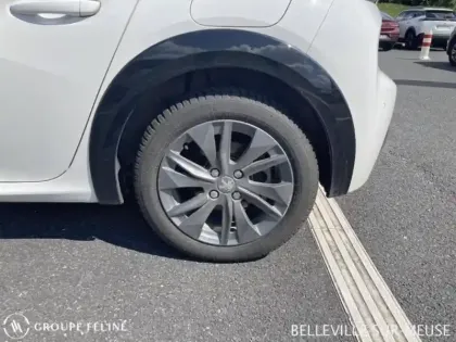 Photo 10 Peugeot 208  e- 136ch Style