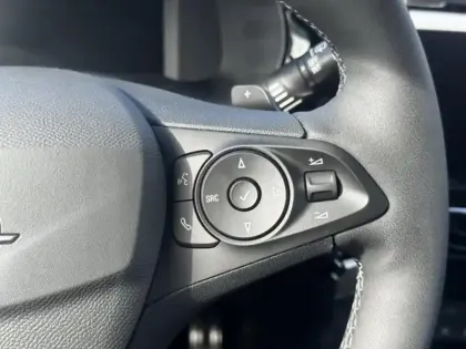 Photo 8 Opel Corsa Gén. VI Ph2 GS 5