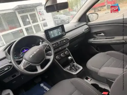 Photo 14 Dacia Jogger  1.6 hybrid 140ch SL Extreme 5 places
