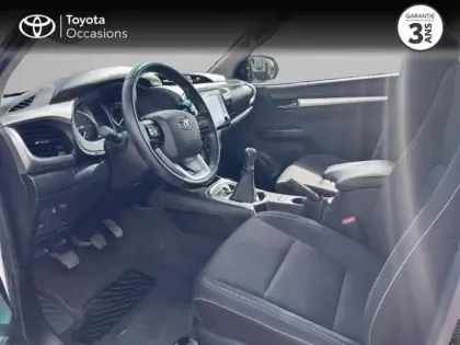 Photo 10 Toyota Hilux  2.8 D-4D X-Tra Cabine Légende 4WD RC21