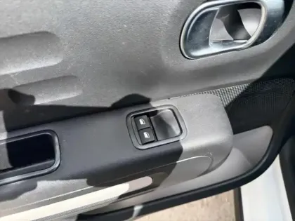 Photo 11 Citroën C3  PureTech 82ch Graphic S&S E6.d-TEMP