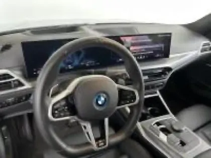 Photo 16 BMW Serie 3 Série 3 Touring 330eA 292ch M Sport