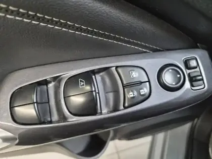 Photo 12 Nissan Juke  1.6 Hybrid 143ch N-Connecta 2023.5