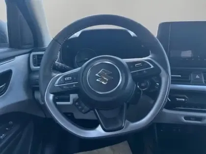 Photo 10 Suzuki Swift Gén. V Ph1 Pack 5