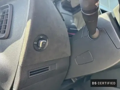 Photo 12 DS DS 4  Hybride 136ch Etoile Automatique