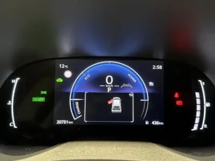 Photo 7 Toyota Yaris  116h Design 5p MC24