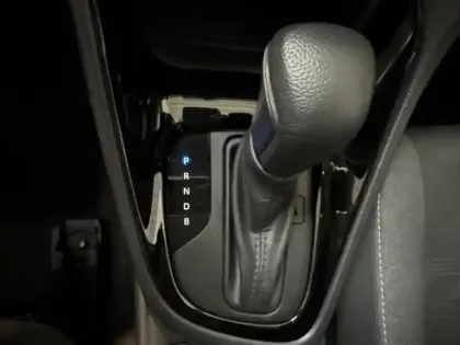 Photo 12 Toyota Yaris  116h Design 5p MC24