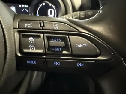 Photo 6 Toyota Yaris Gén. I Ph1 Dynamic Business 5