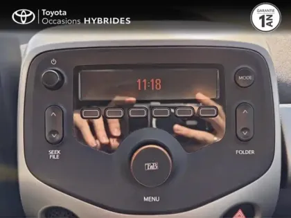 Photo 10 Toyota Aygo Gén. II Ph1 x-red 3