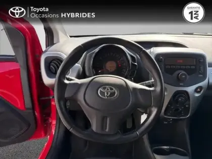 Photo 7 Toyota Aygo Gén. II Ph1 x-red 3