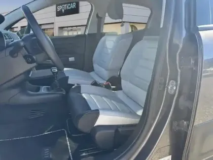 Photo 8 Citroën C3 Gén. III Ph2 Shine 5