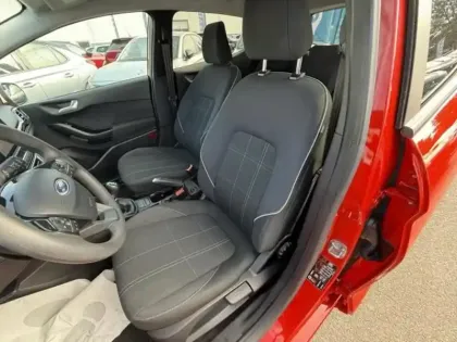 Photo 10 Ford Fiesta Gén. V Ph1 Trend 5