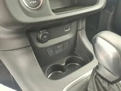 Photo 14 Citroën C3  1.2 PureTech 110ch S&S Shine EAT6