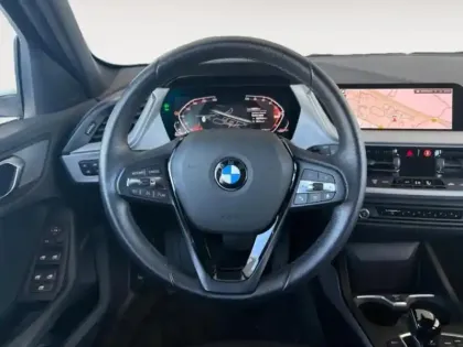 Photo 11 BMW Serie 1 Gén. III (F40) Ph1 Business Design 5