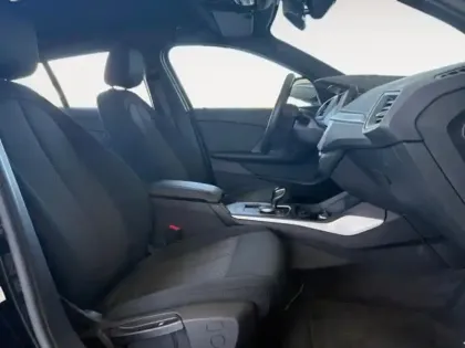 Photo 14 BMW Serie 1 Gén. III (F40) Ph1 Business Design 5