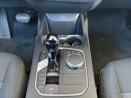 Photo 10 BMW Serie 1 Gén. III (F40) Ph1 Business Design 5