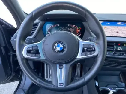 Photo 11 BMW Serie 1 Gén. III (F40) Ph2 M Sport 5