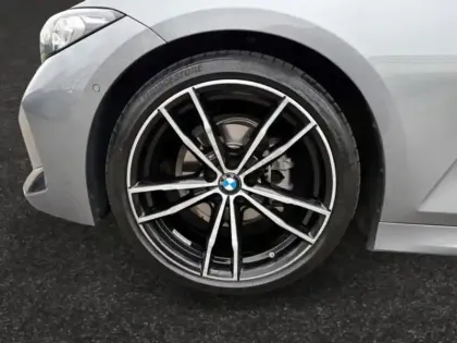 Photo 43 BMW Serie 3 Série 3 318dA 150ch M Sport