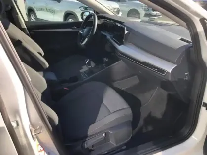 Photo 8 Volkswagen Golf  1.0 TSI OPF 110ch Life Plus