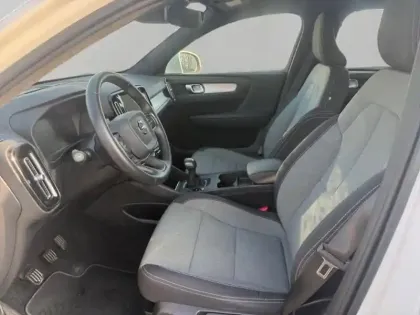 Photo 8 Volvo Xc40 Gén. I Ph1 Momentum 5