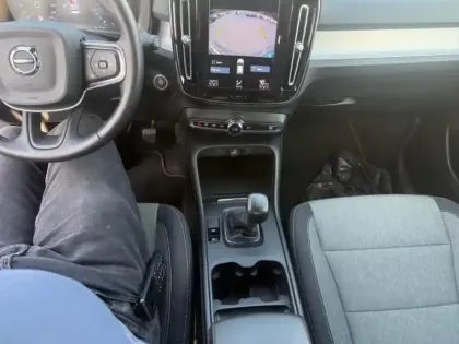 Photo 10 Volvo Xc40 Gén. I Ph1 Momentum 5