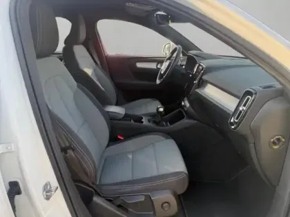 Photo 12 Volvo Xc40 Gén. I Ph1 Momentum 5