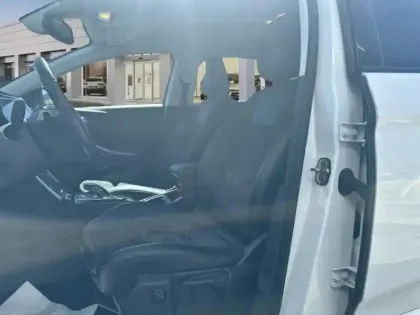 Photo 8 Opel Grandland Gén. I Ph1 Elegance Business 5