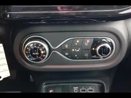 Photo 12 Renault Twingo Gén. III (C07) Ph2 NG Urban Night 5