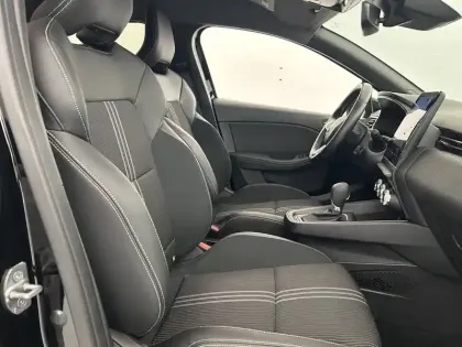 Photo 22 Renault Clio  E-Tech full hybrid 145