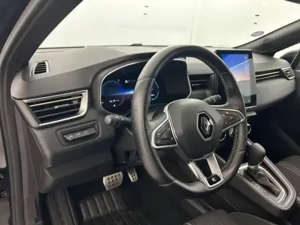 Photo 18 Renault Clio  E-Tech full hybrid 145