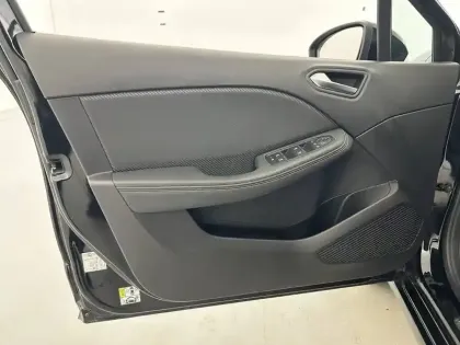 Photo 19 Renault Clio  E-Tech full hybrid 145