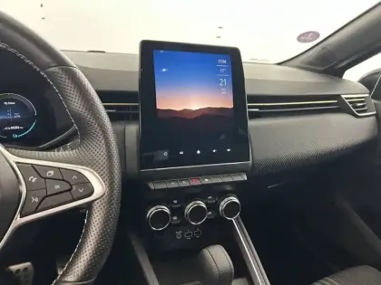 Photo 20 Renault Clio  E-Tech full hybrid 145