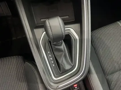 Photo 21 Renault Clio  E-Tech full hybrid 145