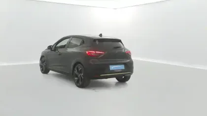 Photo 11 Renault Clio  E-Tech full hybrid 145