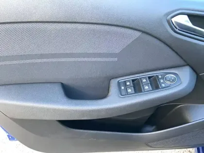 Photo 10 Renault Clio  E-Tech full hybrid 145