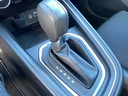 Photo 29 Renault Clio  E-Tech full hybrid 145