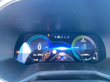 Photo 23 Renault Clio  E-Tech full hybrid 145