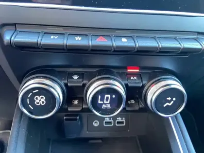 Photo 28 Renault Clio  E-Tech full hybrid 145