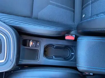 Photo 30 Renault Clio  E-Tech full hybrid 145