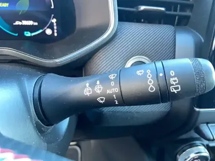 Photo 22 Renault Clio  E-Tech full hybrid 145