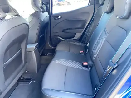 Photo 11 Renault Clio  E-Tech full hybrid 145