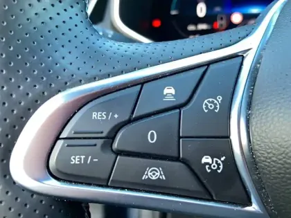 Photo 19 Renault Clio  E-Tech full hybrid 145