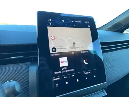 Photo 24 Renault Clio  E-Tech full hybrid 145