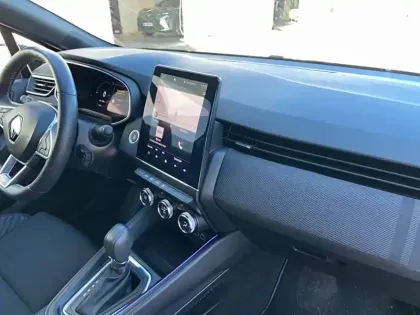 Photo 16 Renault Clio  E-Tech full hybrid 145