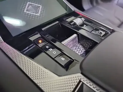 Photo 13 DS DS 4 Gén. II Ph1 La Première 5