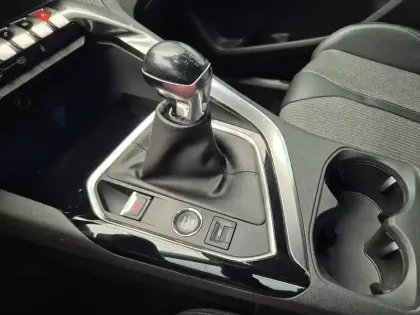 Photo 27 Peugeot 3008 Gén. II Ph2 Allure 5